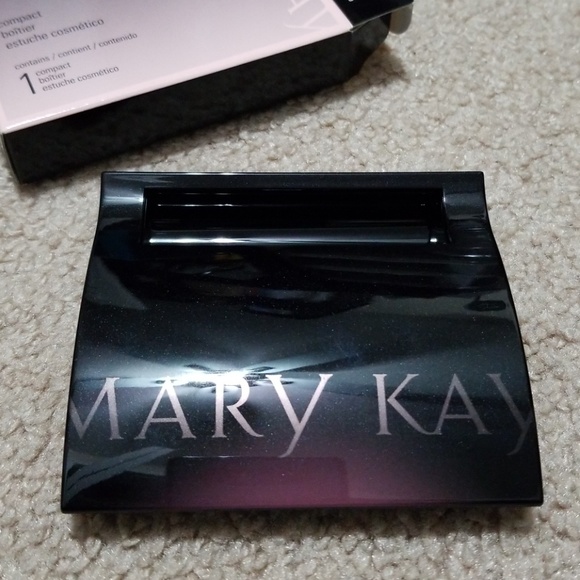 Compact - Picture 3 of 3